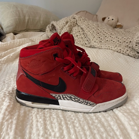 Red Jordan Legacy 312. - Picture 3 of 3